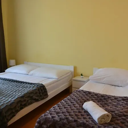 Hostel Dv