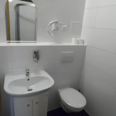 Hostel Dv